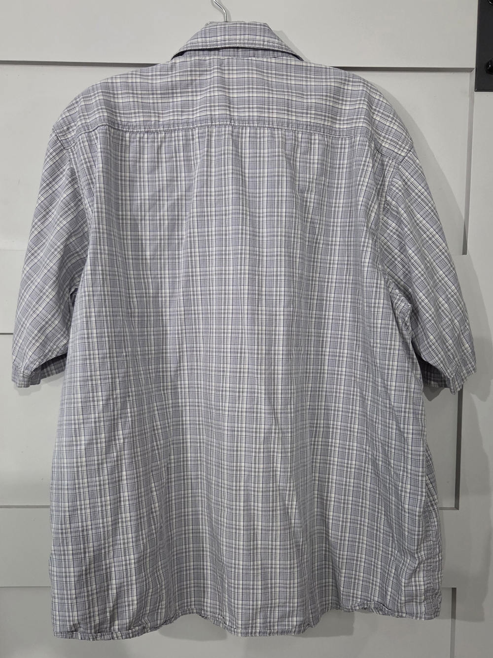 Wrangler Short Sleeve Light Gray Plaid Button-Down Shirt - Picture 3 of 3